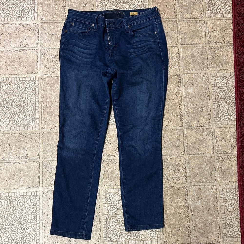 Classic Straight Leg Jeans in Dark Indigo